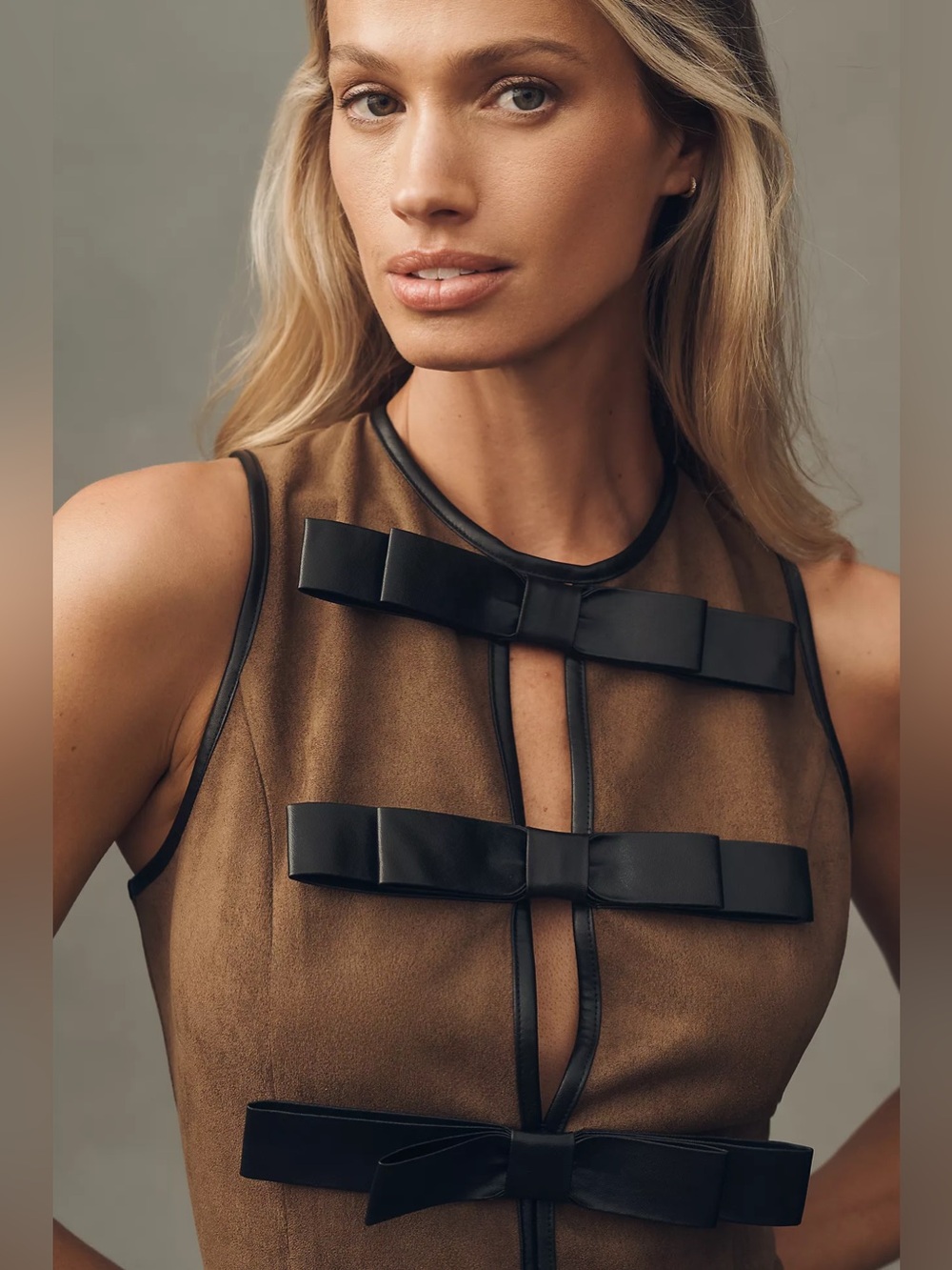 Flat White Faux Suede Bow Trim Sleeveless Mini Dress Brown Womens Small EUC - Picture 5 of 14